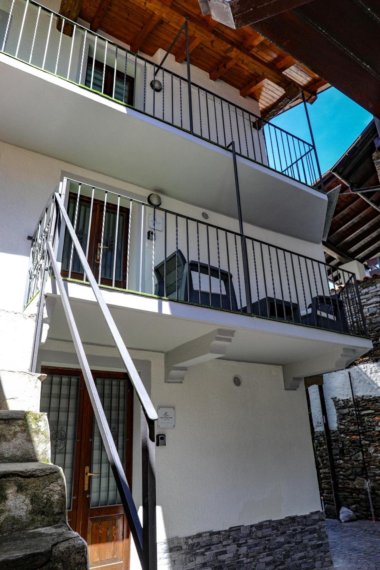 Vittoria Holiday House - Tulip Apartment And Tulip Room Stresa Exterior photo